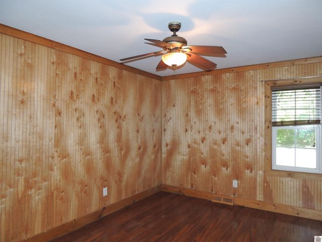 105 E Farthing Street, Mayfield, KY 42066