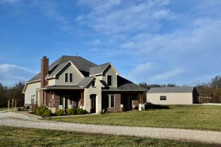 13000 E RTE D, Centralia, MO 65240