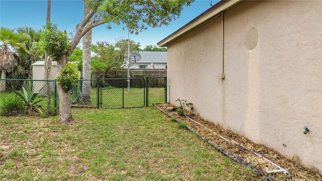 2236 KIWI TRL, Clermont, FL 34714