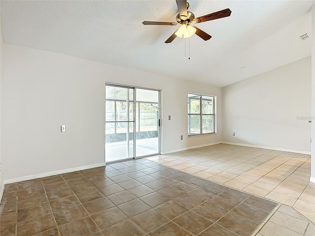 2236 KIWI TRL, Clermont, FL 34714
