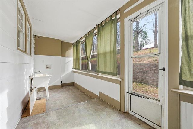 9419 Franklin ST, Ferrum, VA 24088