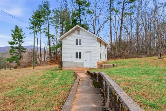 9419 Franklin ST, Ferrum, VA 24088