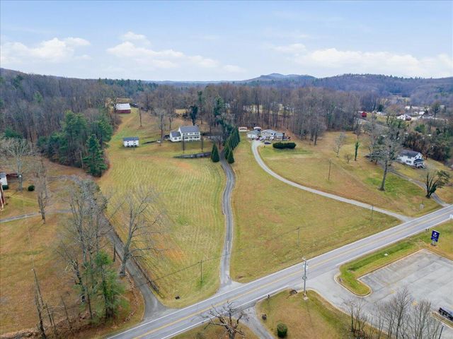 9419 Franklin ST, Ferrum, VA 24088