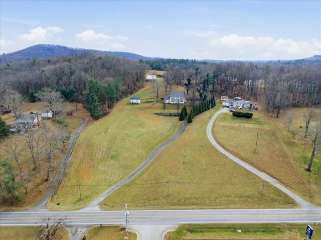 9419 Franklin ST, Ferrum, VA 24088