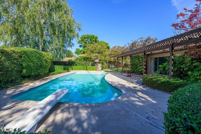 1221 Mist Flower Ct, Modesto, CA 95355