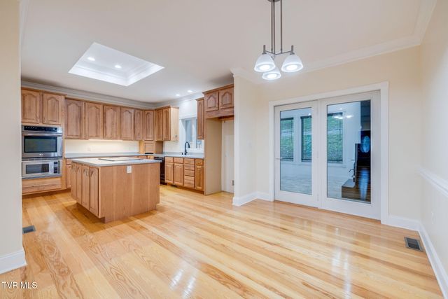 1320 Suntree Road, Unicoi, TN 37692