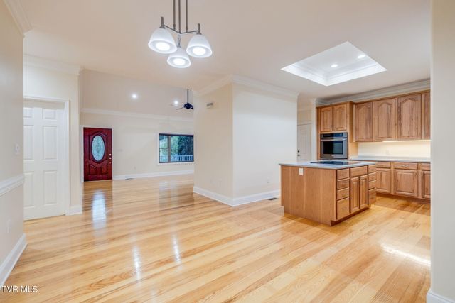 1320 Suntree Road, Unicoi, TN 37692