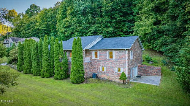 1320 Suntree Road, Unicoi, TN 37692