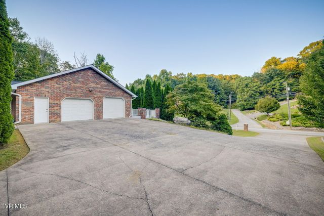1320 Suntree Road, Unicoi, TN 37692