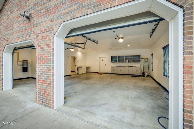 1320 Suntree Road, Unicoi, TN 37692