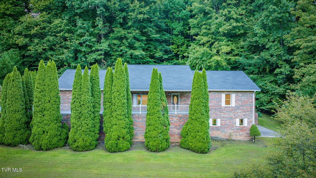 1320 Suntree Road, Unicoi, TN 37692