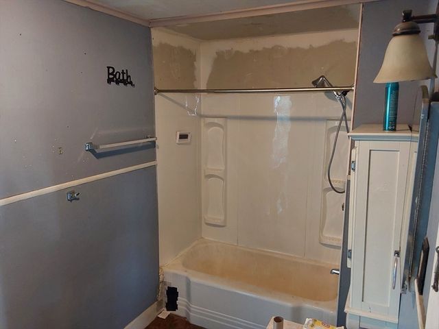 96 East St, Ware, MA 01082
