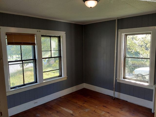 96 East St, Ware, MA 01082