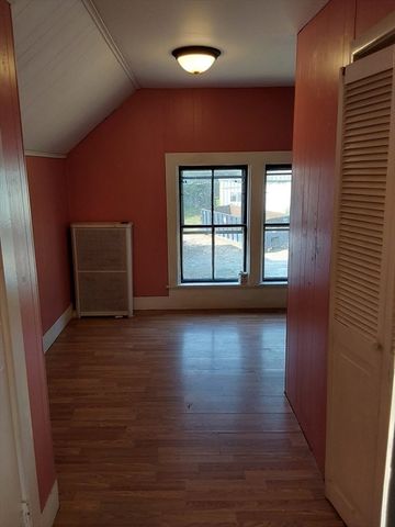 96 East St, Ware, MA 01082