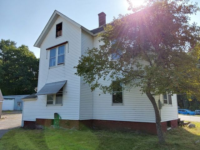 96 East St, Ware, MA 01082