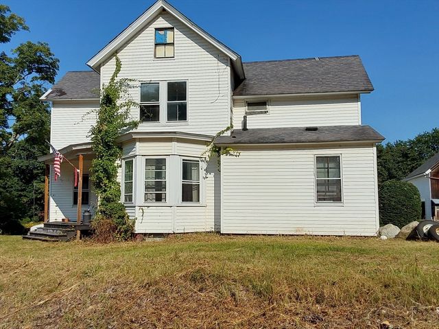 96 East St, Ware, MA 01082