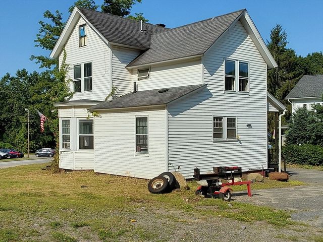 96 East St, Ware, MA 01082