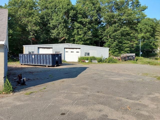96 East St, Ware, MA 01082