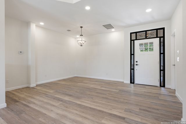 808 Heinen Road, Bandera, TX 78003