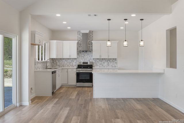 808 Heinen Road, Bandera, TX 78003