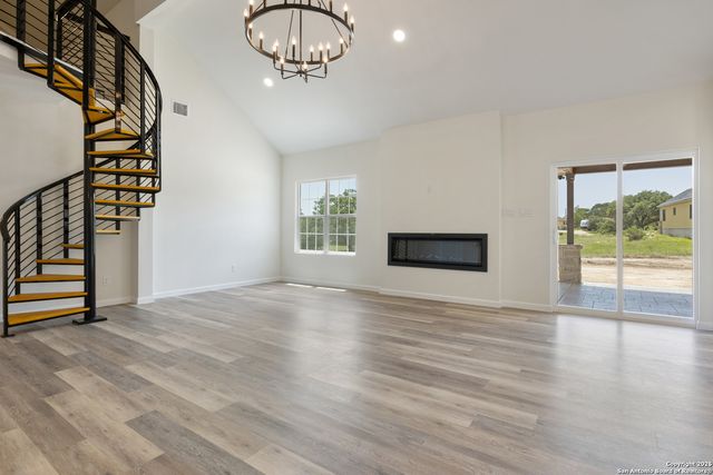 808 Heinen Road, Bandera, TX 78003