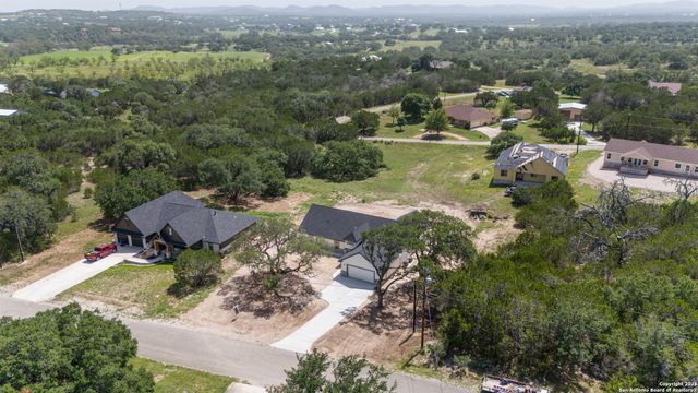 808 Heinen Road, Bandera, TX 78003
