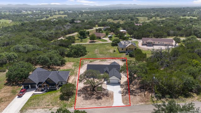 808 Heinen Road, Bandera, TX 78003