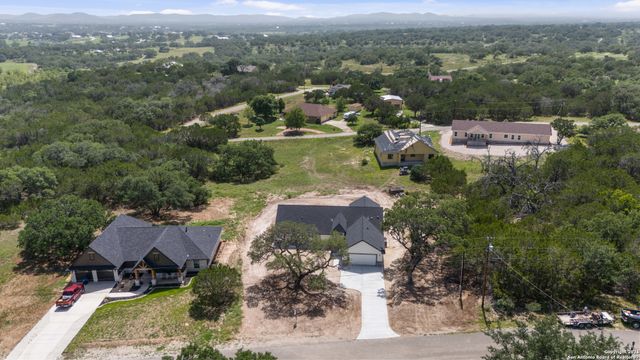 808 Heinen Road, Bandera, TX 78003
