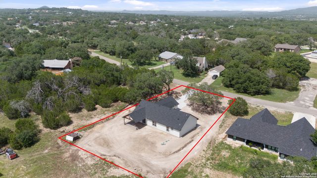 808 Heinen Road, Bandera, TX 78003