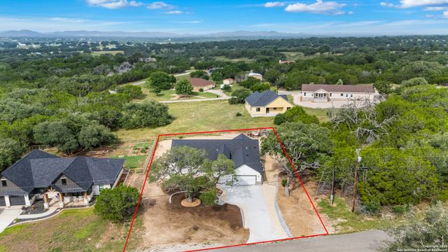 808 Heinen Road, Bandera, TX 78003