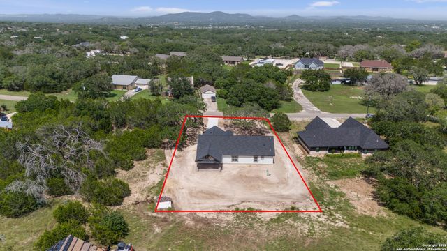 808 Heinen Road, Bandera, TX 78003