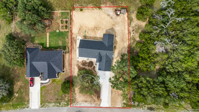 808 Heinen Road, Bandera, TX 78003