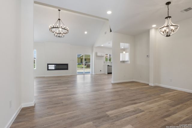 808 Heinen Road, Bandera, TX 78003