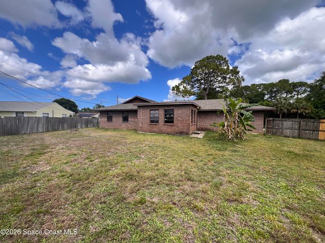 1586 Wacker Avenue SE, Palm Bay, FL 32909