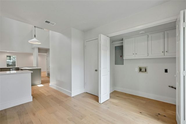 1305 Kenwood Ave, Austin, TX 78704