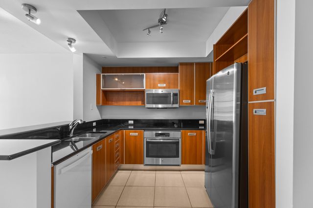 410 Evernia Street 717, West Palm Beach, FL 33401