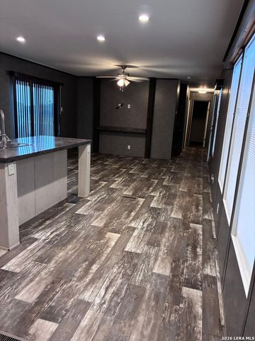 148 Anaqua Dr, Pleasanton, TX 78064