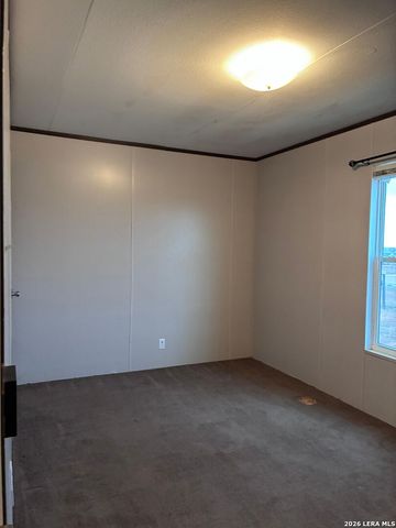 148 Anaqua Dr, Pleasanton, TX 78064