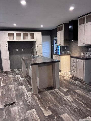 148 Anaqua Dr, Pleasanton, TX 78064