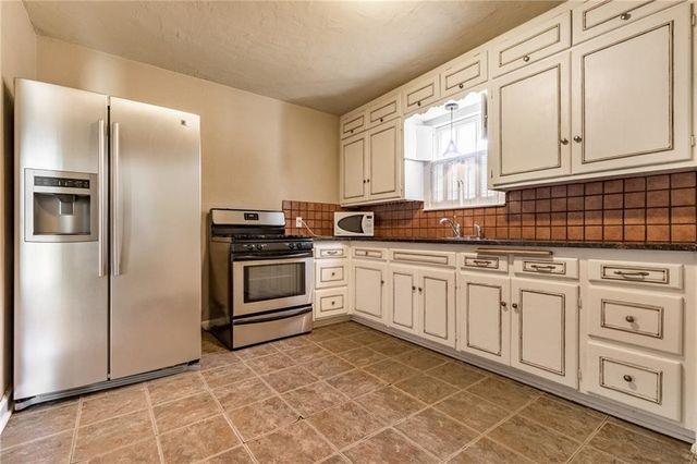 1733 NW 63rd Street, Nichols Hills, OK 73116