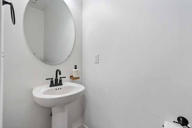 4952 E LAKE CORNER DR, Eagle Mountain, UT 84005