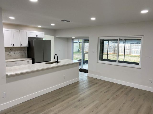 15704 COUNTRY LAKE DRIVE, Tampa, FL 33624