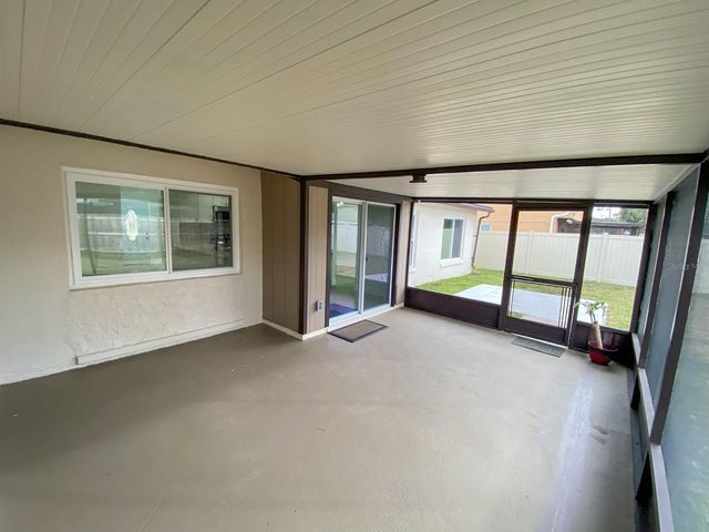 15704 COUNTRY LAKE DRIVE, Tampa, FL 33624