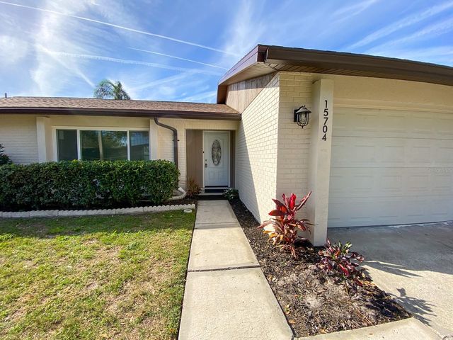 15704 COUNTRY LAKE DRIVE, Tampa, FL 33624