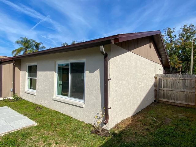 15704 COUNTRY LAKE DRIVE, Tampa, FL 33624