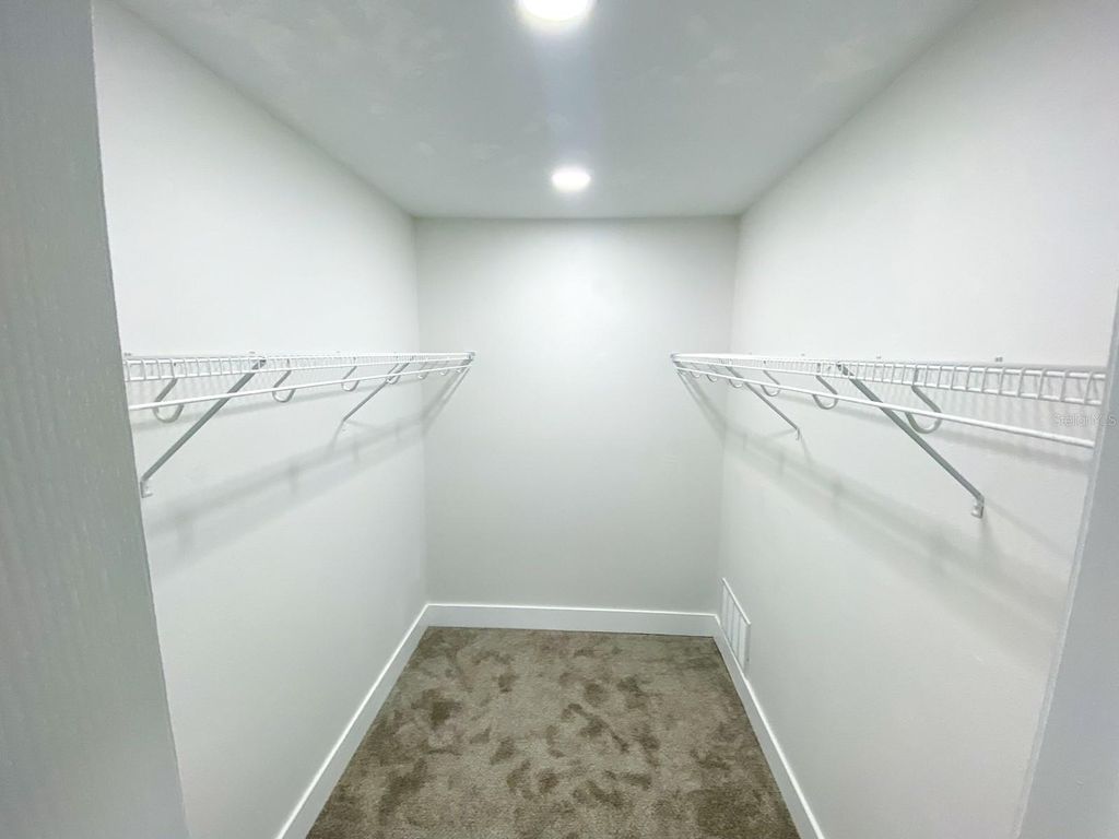 Image 24 of property listing at 15704 COUNTRY LAKE DRIVE, Tampa, FL 33624