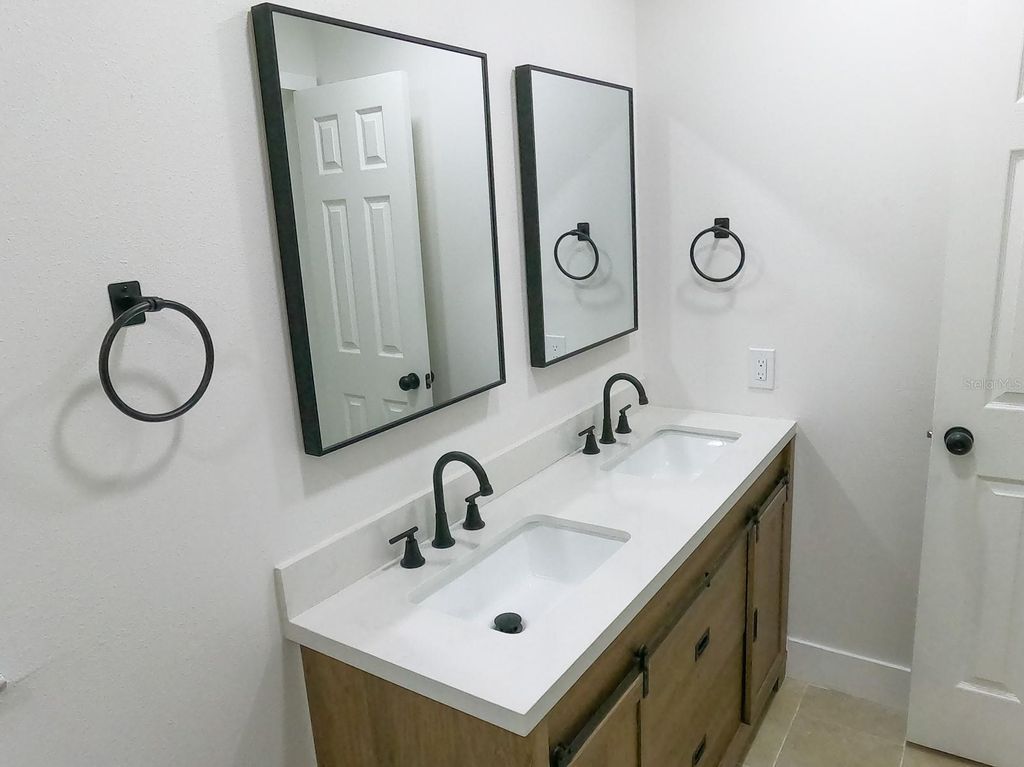 Image 26 of property listing at 15704 COUNTRY LAKE DRIVE, Tampa, FL 33624