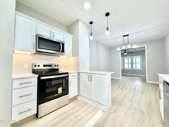 32 Allison Avenue, Toledo, OH 43605
