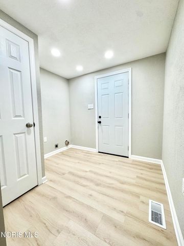 32 Allison Avenue, Toledo, OH 43605