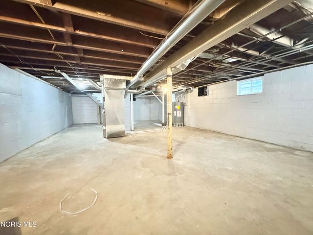 32 Allison Avenue, Toledo, OH 43605